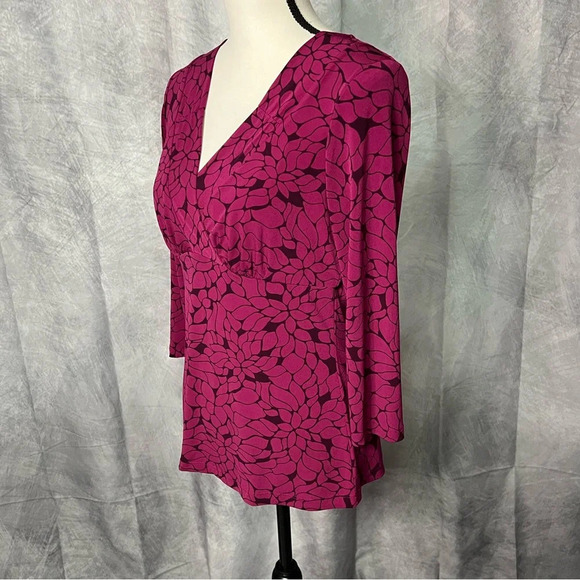 Merona Raspberry & Black Floral Print 3/4 Sleeve Blouse with Built-In Shapewear - Picture 3 of 12